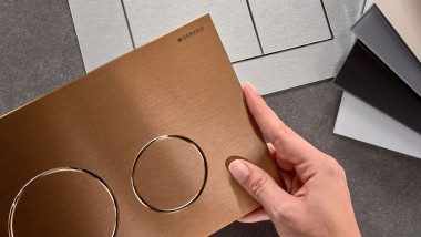 Geberit Sigma40 kumanda kapakları, farklı yüzey ve buton şekillerinde
