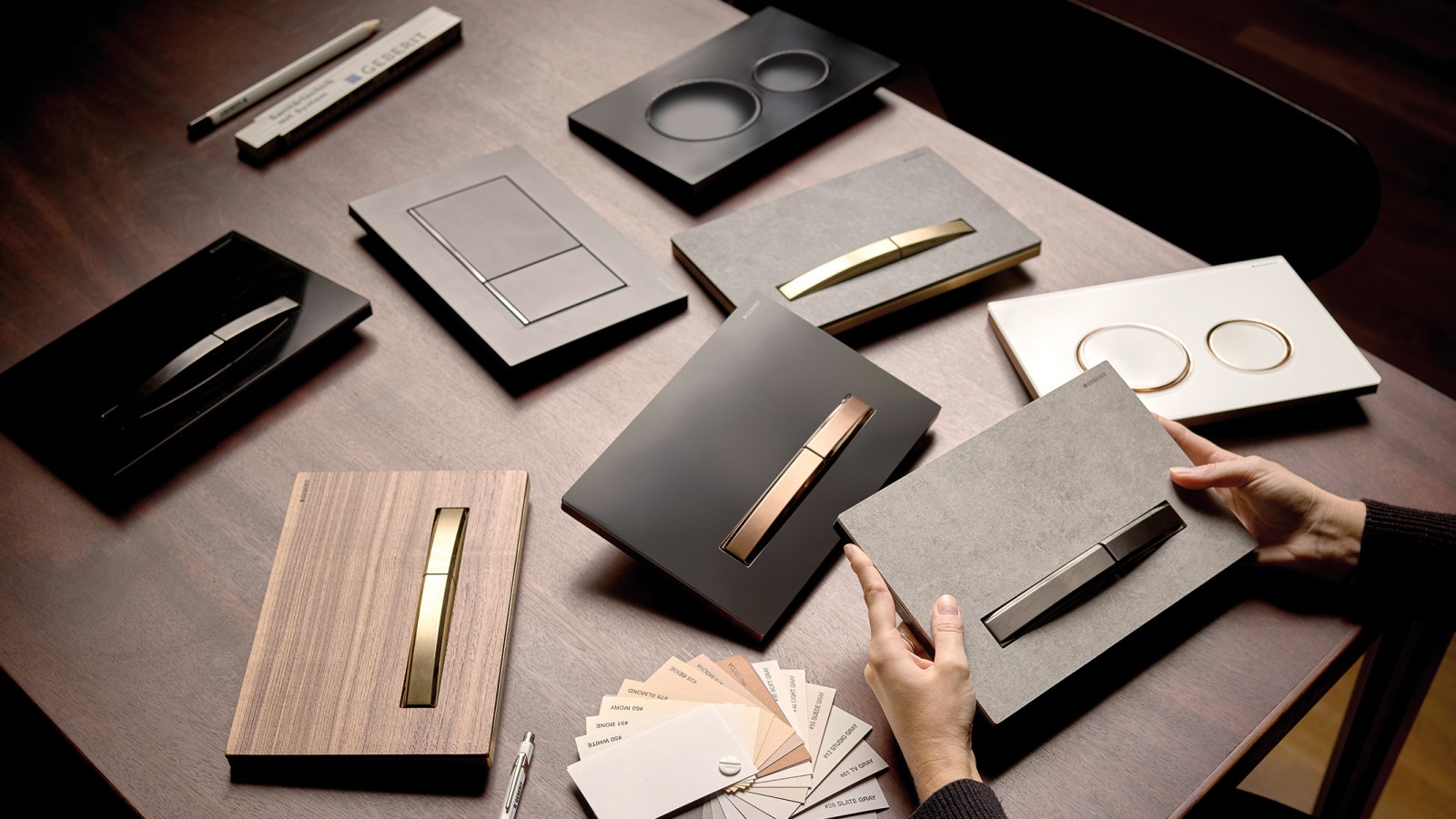 Seçim yapabileceğiniz farklı kumanda kapakları Seçim yapabileceğiniz farklı kumanda kapakları