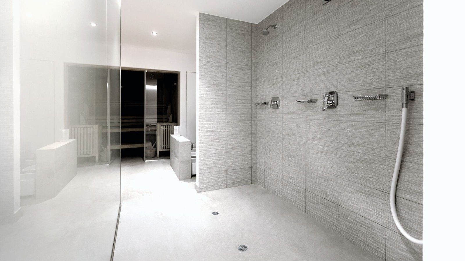 Geberit vinil (PVC) duş zemin drenajı bulunan genel mekan Geberit vinil (PVC) duş zemin drenajı bulunan genel mekan