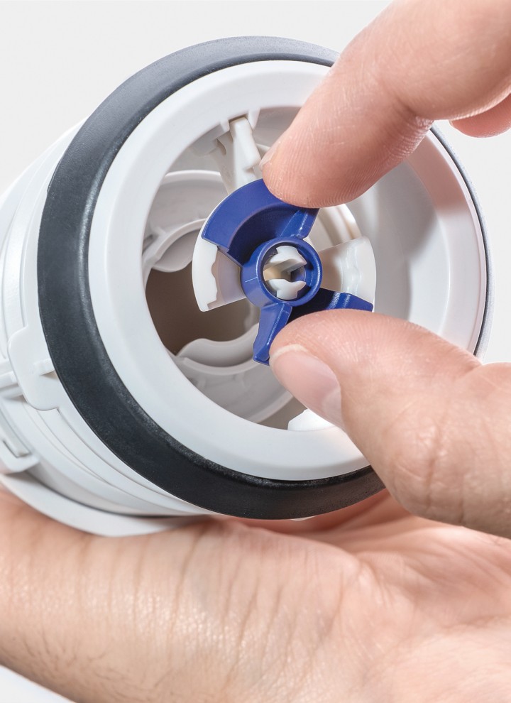 Geberit rezervuardaki iç takımın temizlenmesi kolaydır (© Geberit) Geberit rezervuardaki iç takımın temizlenmesi kolaydır (© Geberit)