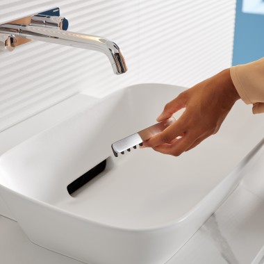 Saç tutucu taraklı Geberit ONE çanak lavabo Saç tutucu taraklı Geberit ONE çanak lavabo