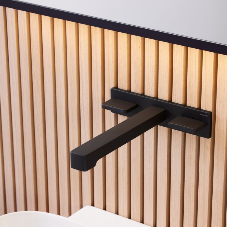 Siyah mat renkte Geberit ONE kare duvar tipi musluk