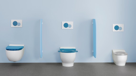 Renkli klozet kapakları ve kumanda kapakları ile Geberit Bambini banyo serisindeki tuvaletler Renkli klozet kapakları ve kumanda kapakları ile Geberit Bambini banyo serisindeki tuvaletler