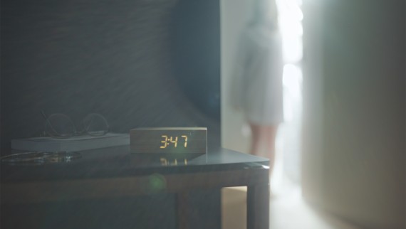 Yatak odasında alarm