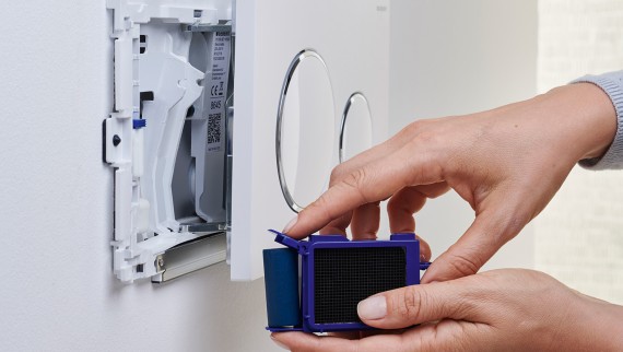 DuoFresh koku emme üniteli bulunan Geberit kumanda kapağı DuoFresh koku emme üniteli bulunan Geberit kumanda kapağı