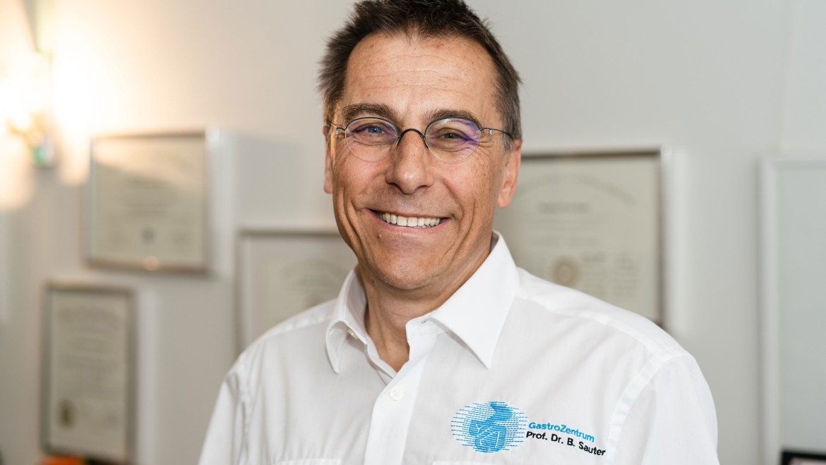 Prof. Dr. Bernhard Sauter, Dahiliye ve Gastroenteroloji Uzmanı (© Julia Dunlop)