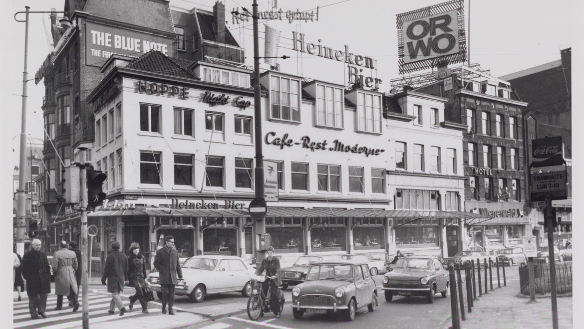 1972 yılındaki bina (© Amsterdam Şehir Arşivleri) 1972 yılındaki bina (© Amsterdam Şehir Arşivleri)