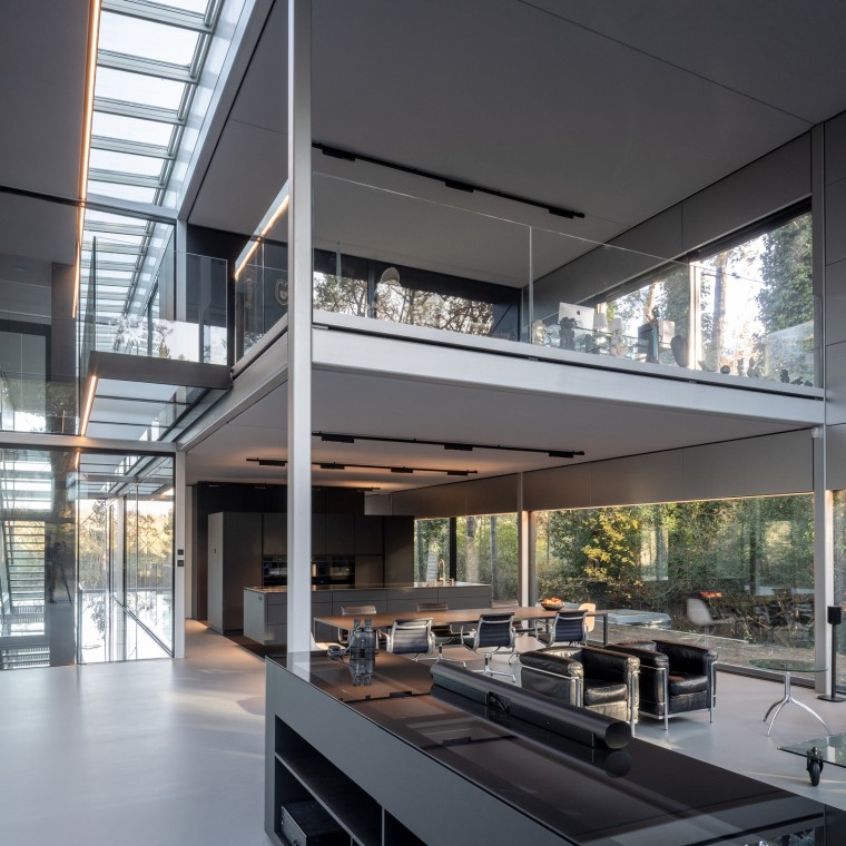 Yapı neredeyse tamamen sökülebilir ve yeniden kullanılabilir durumda. (© Lucas van der Wee) Yapı neredeyse tamamen sökülebilir ve yeniden kullanılabilir durumda. (© Lucas van der Wee)