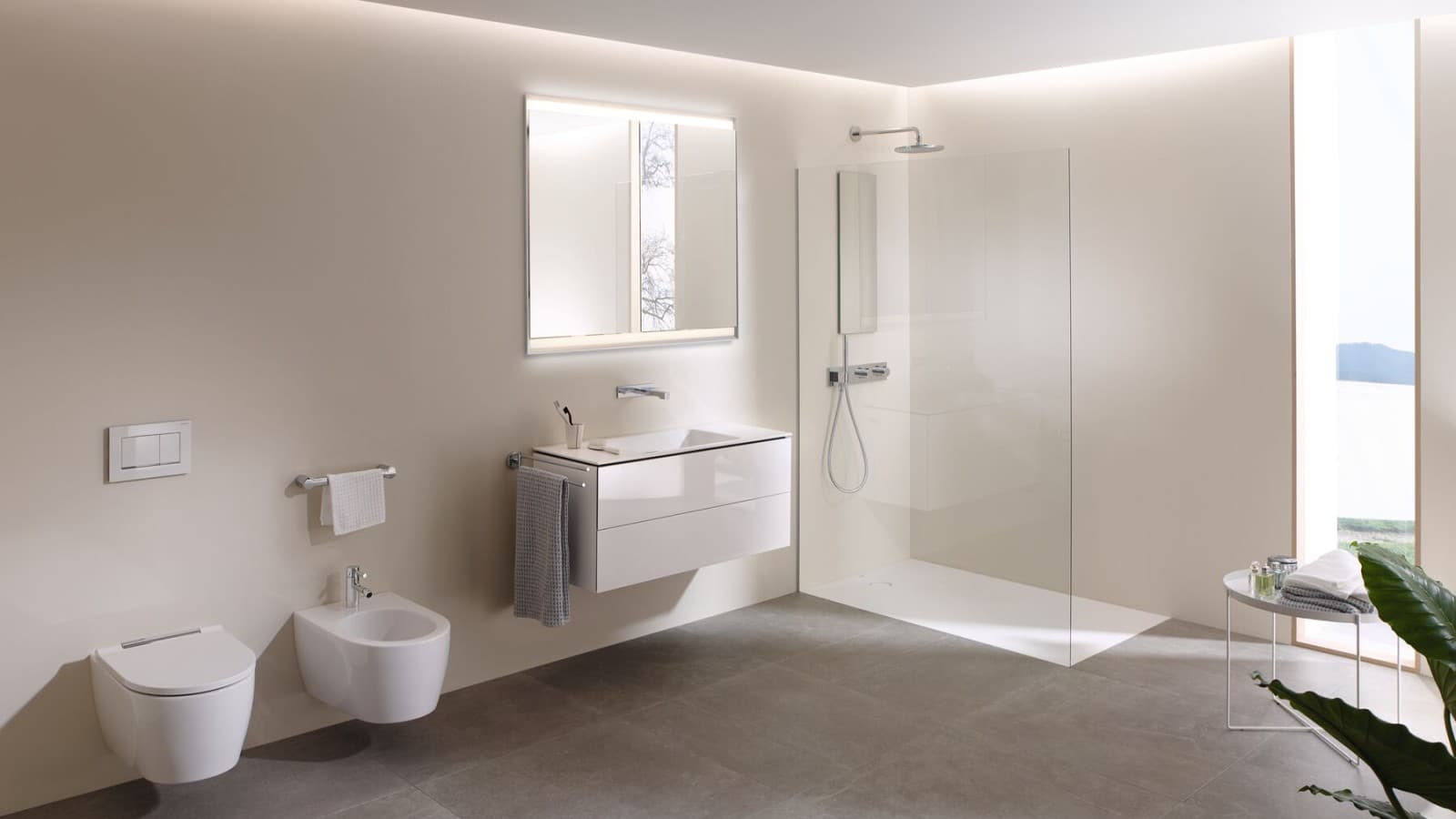 Geberit AquaClean Mera, banyo mobilyaları ve banyo vitrifiyeleriyle bulunan geniş bir banyonun içine bir bakış (© Geberit) Geberit AquaClean Mera, banyo mobilyaları ve banyo vitrifiyeleriyle bulunan geniş bir banyonun içine bir bakış (© Geberit)