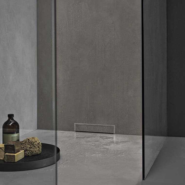 Hemzemin duşlar için özelleştirilebilir duvar süzgeci Hemzemin duşlar için özelleştirilebilir duvar süzgeci