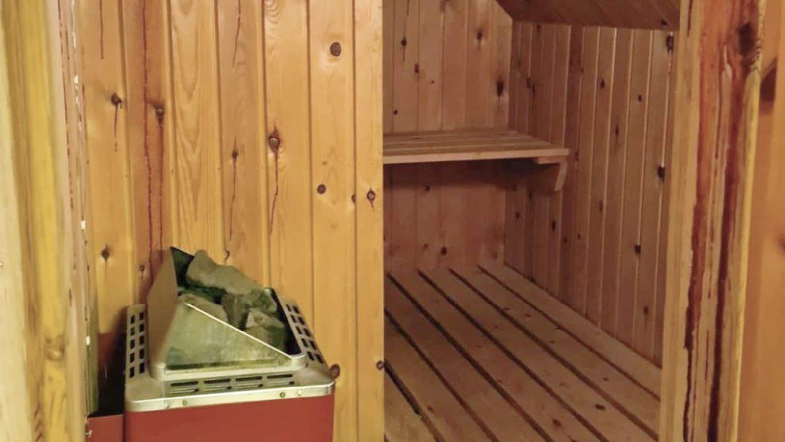 Eğimli çatılı bir sauna (© @triner2 and @strandparken3) Eğimli çatılı bir sauna (© @triner2 and @strandparken3)