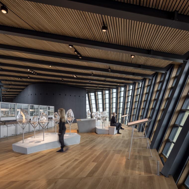 Icefjord Centre Ilulissat içindeki sergi (© Adam Mørk) Icefjord Centre Ilulissat içindeki sergi (© Adam Mørk)