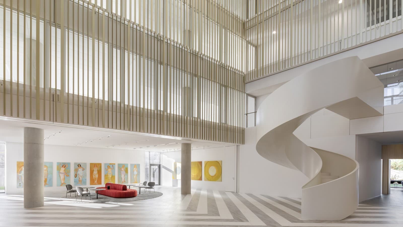 Atrium (© Ana Skobe) Atrium (© Ana Skobe)