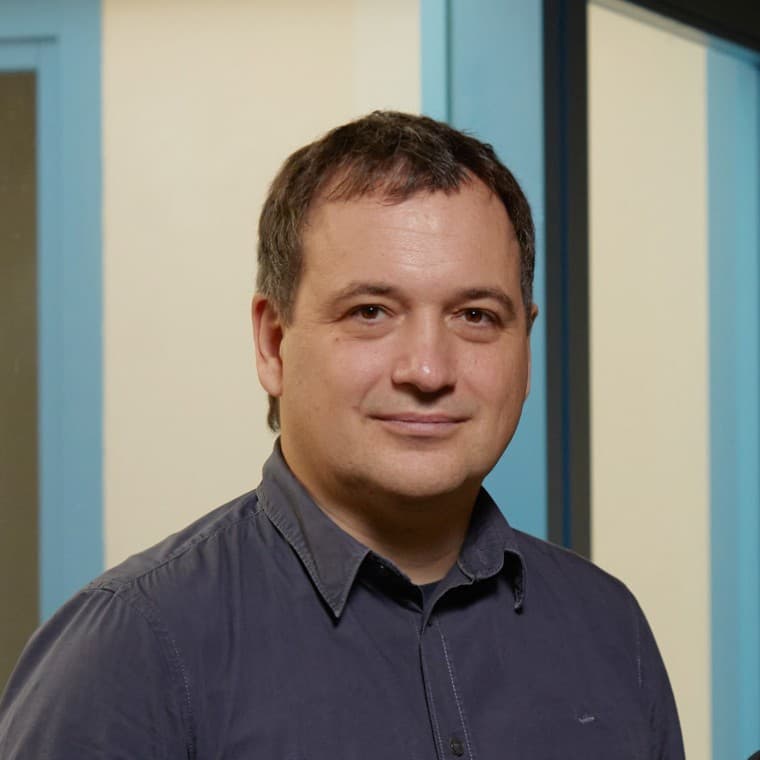 Mimar Boris Bezan, Slovenya’daki öncü sürdürülebilir ofis binalarından birinin mimarı. (© BAX studio) Mimar Boris Bezan, Slovenya’daki öncü sürdürülebilir ofis binalarından birinin mimarı. (© BAX studio)