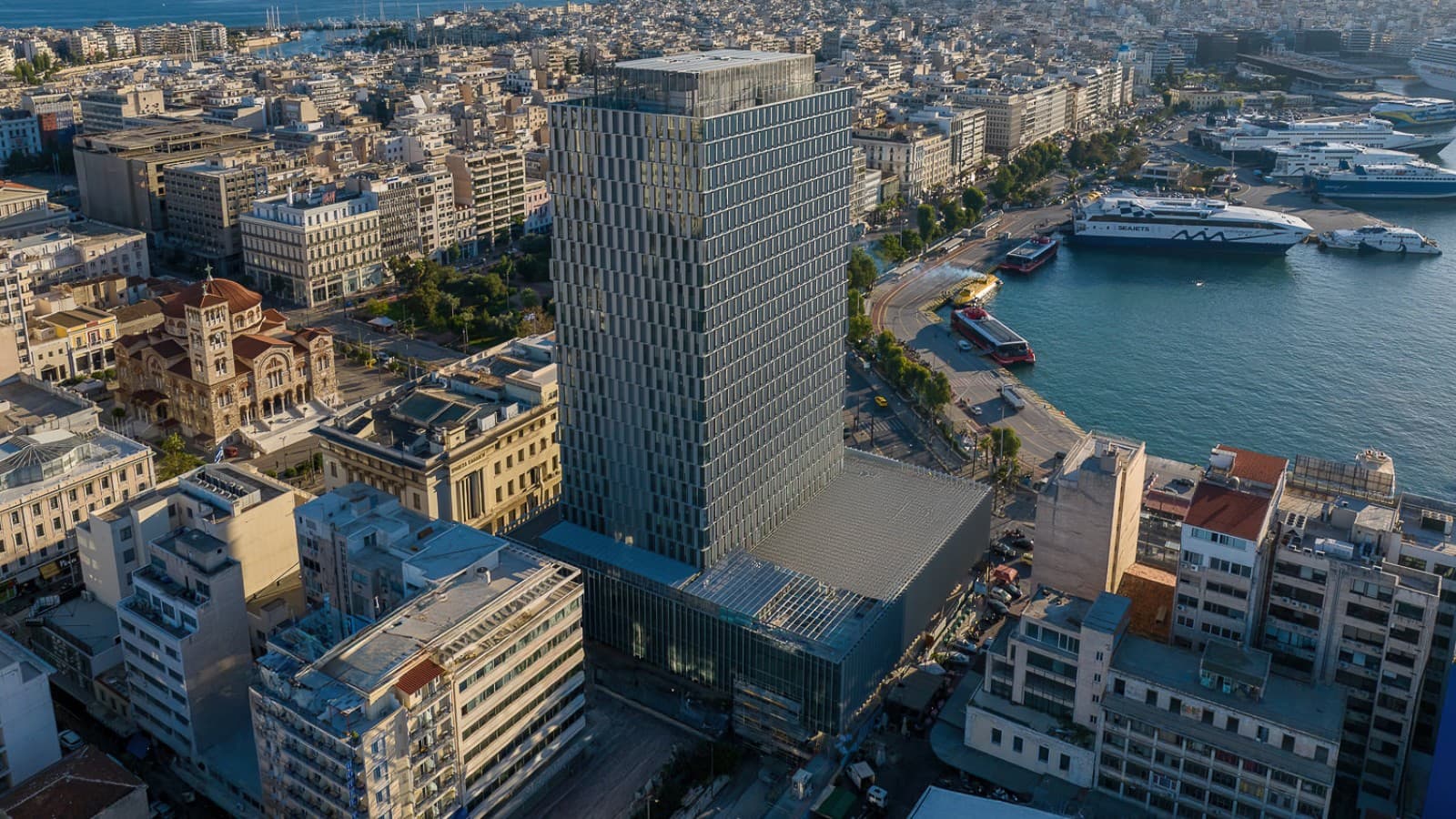 Eski devin yeni yüzü (© George Fakaros) Eski devin yeni yüzü (© George Fakaros)