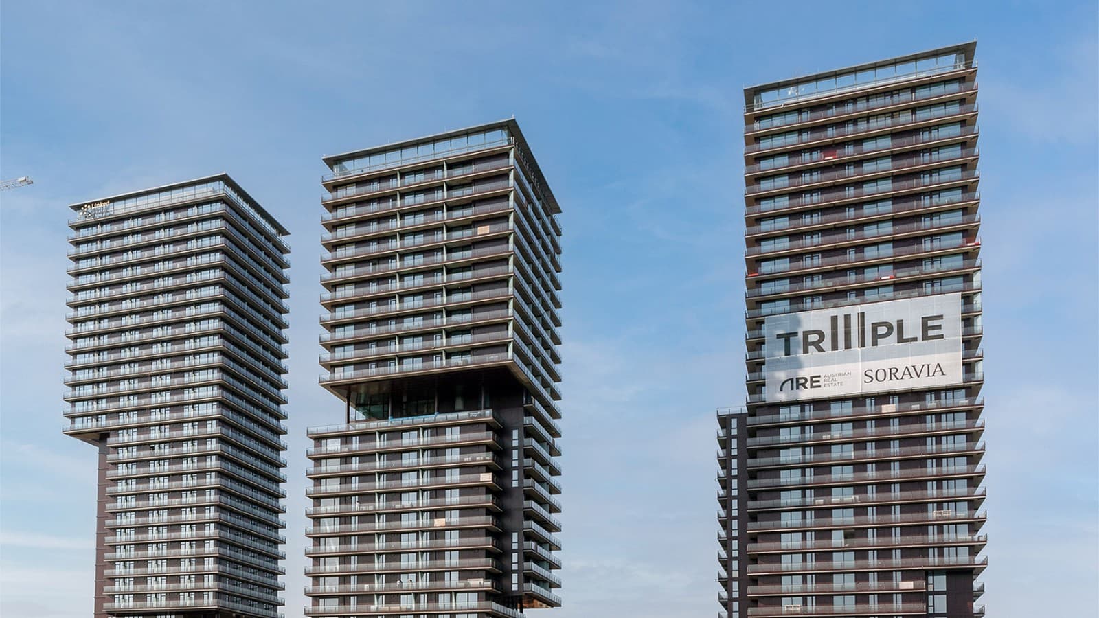 TrIIIple'ın üç kulesi birbiriyle diyalog halindedir (© Soravia) TrIIIple'ın üç kulesi birbiriyle diyalog halindedir (© Soravia)